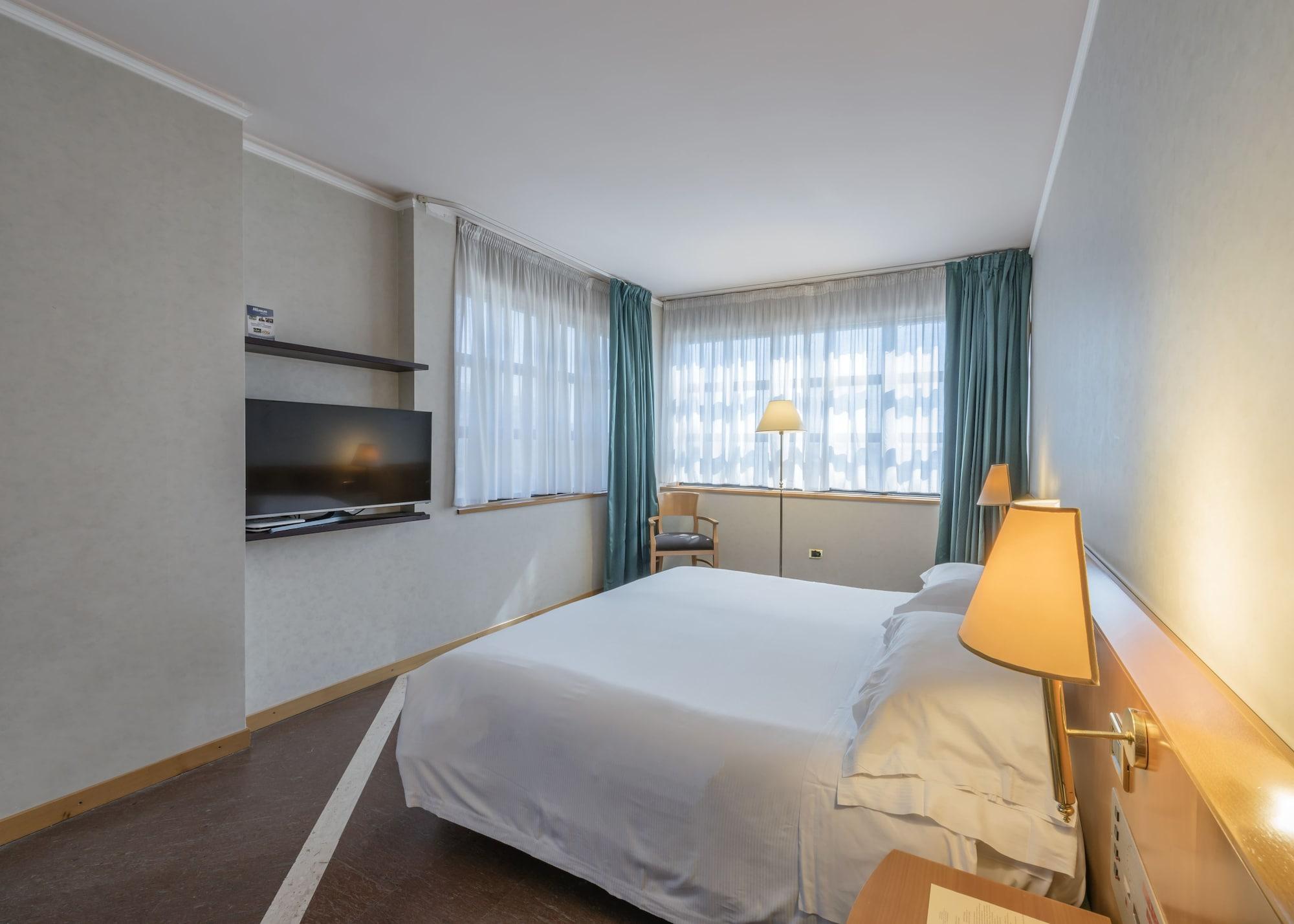 קליארי Caesar'S Hotel מראה חיצוני תמונה