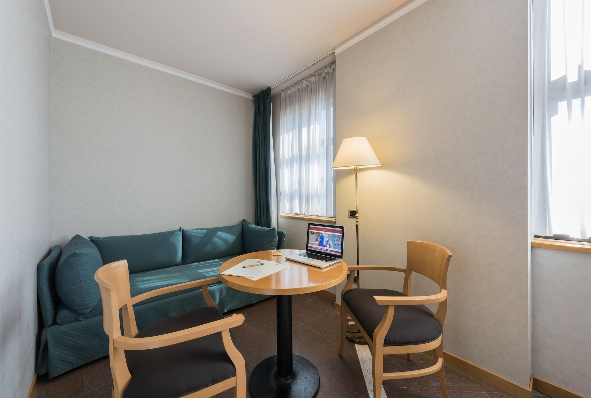 קליארי Caesar'S Hotel מראה חיצוני תמונה