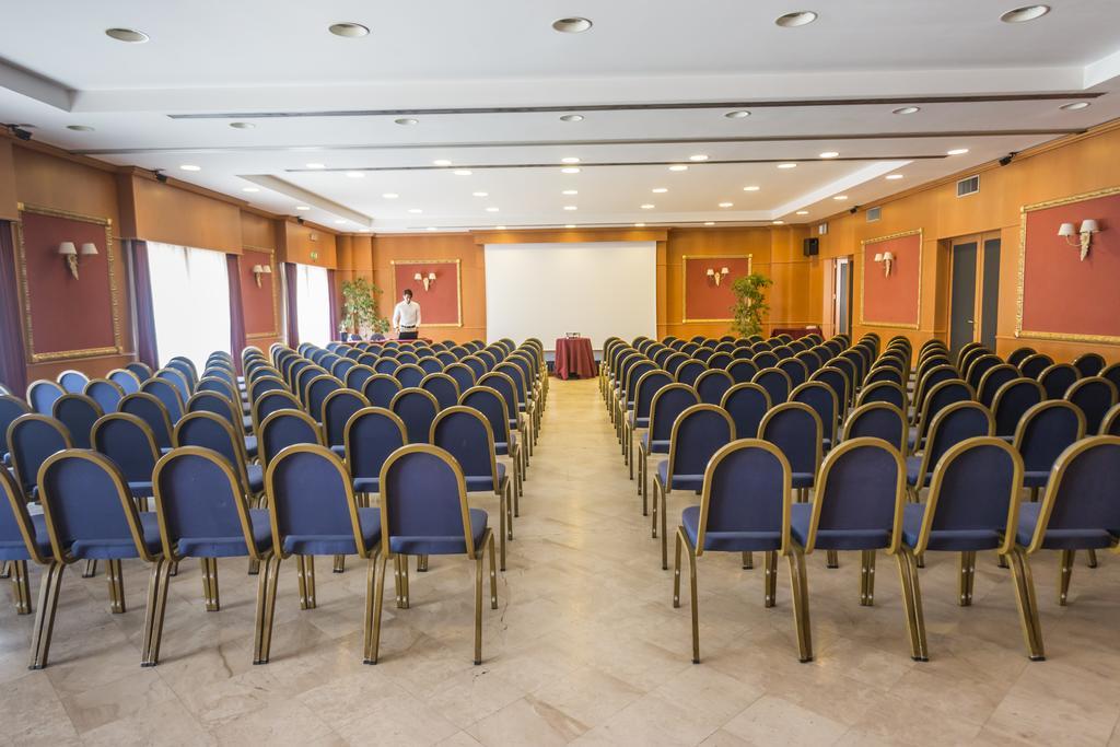 קליארי Caesar'S Hotel מראה חיצוני תמונה