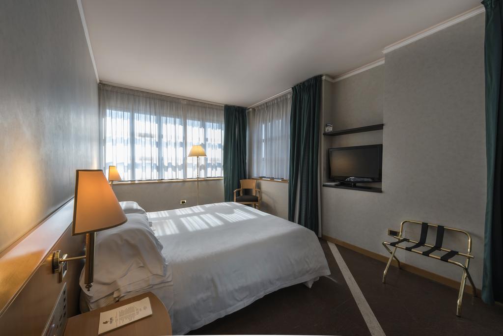 קליארי Caesar'S Hotel מראה חיצוני תמונה