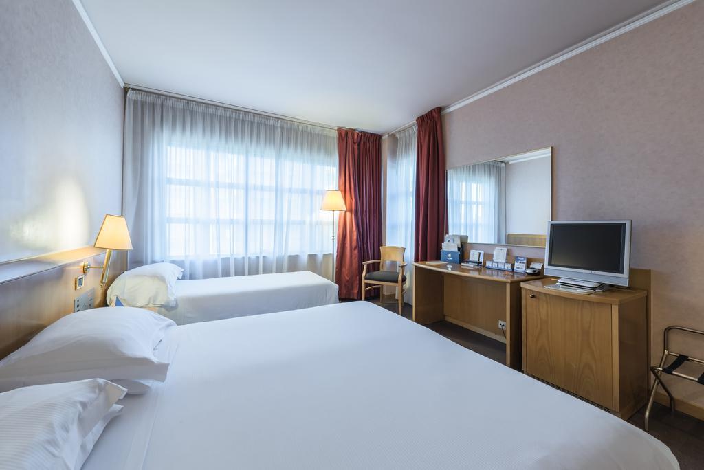 קליארי Caesar'S Hotel מראה חיצוני תמונה