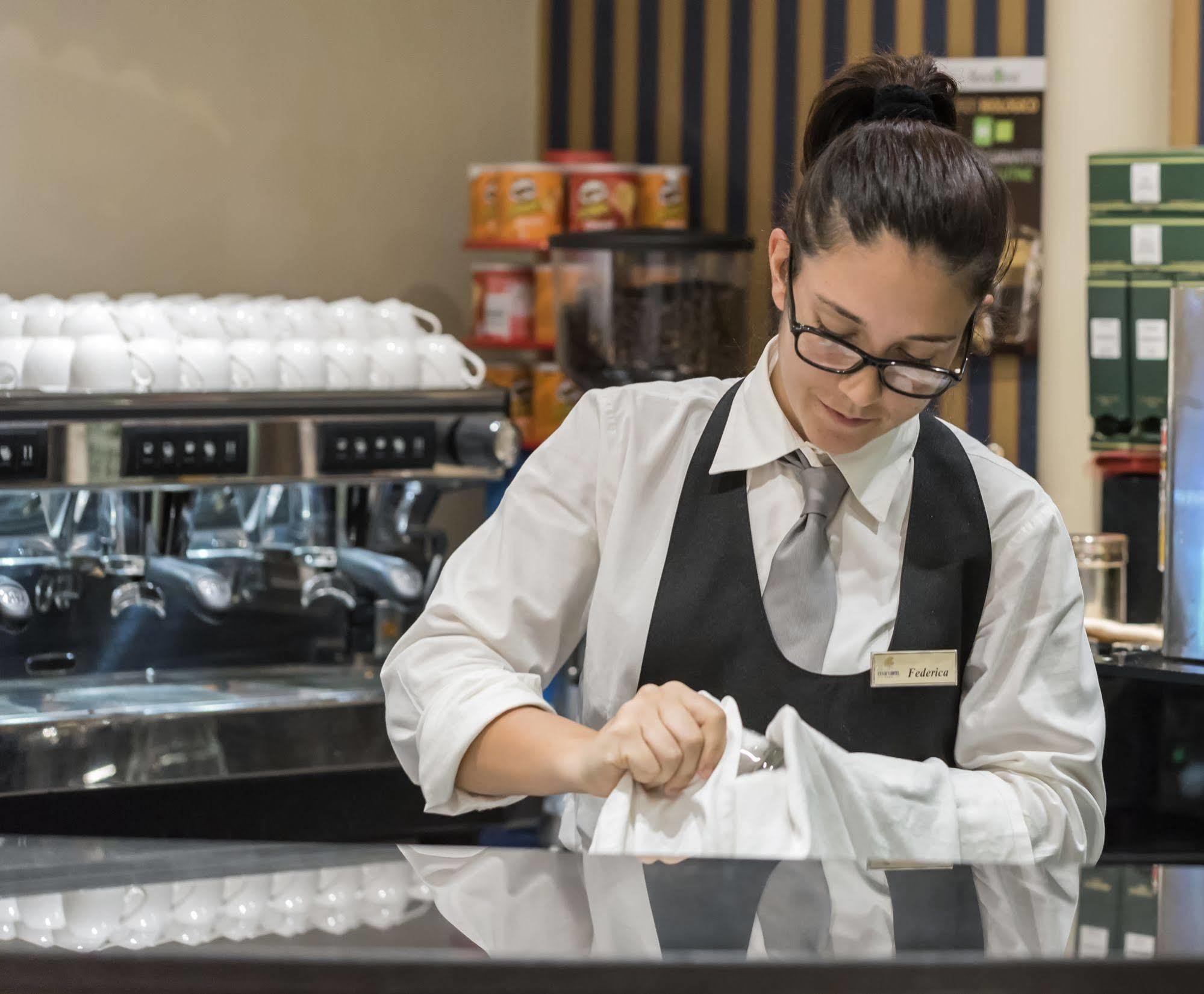 קליארי Caesar'S Hotel מראה חיצוני תמונה