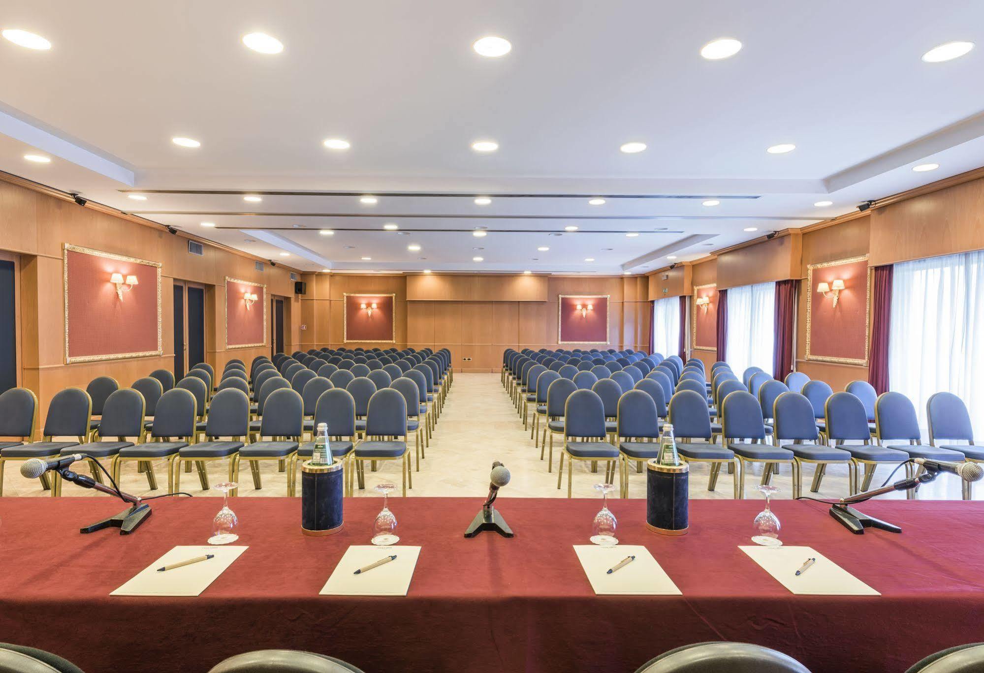 קליארי Caesar'S Hotel מראה חיצוני תמונה