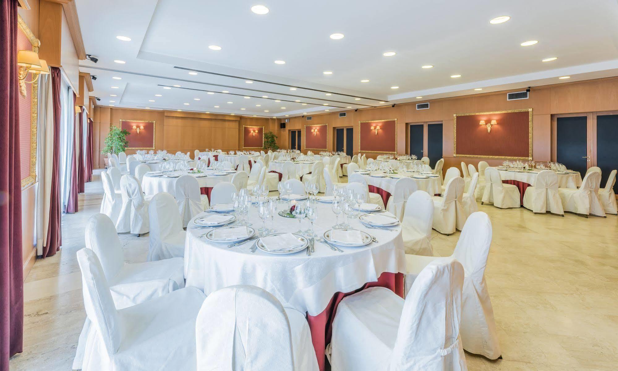 קליארי Caesar'S Hotel מראה חיצוני תמונה